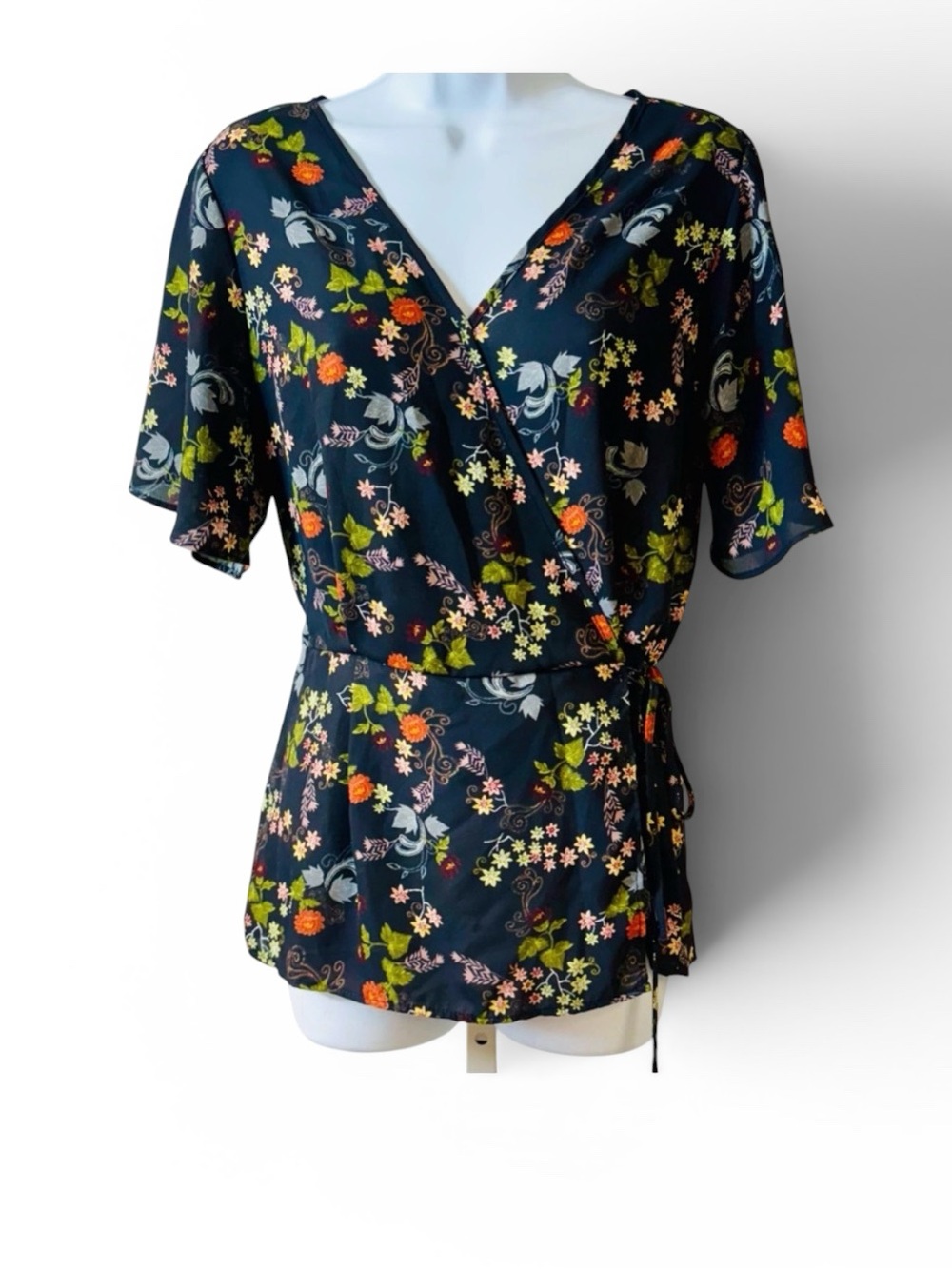 Sienna Sky Faux Wrap‎ Polyester Blouse Black Floral Short Sleeves Blouse sz M